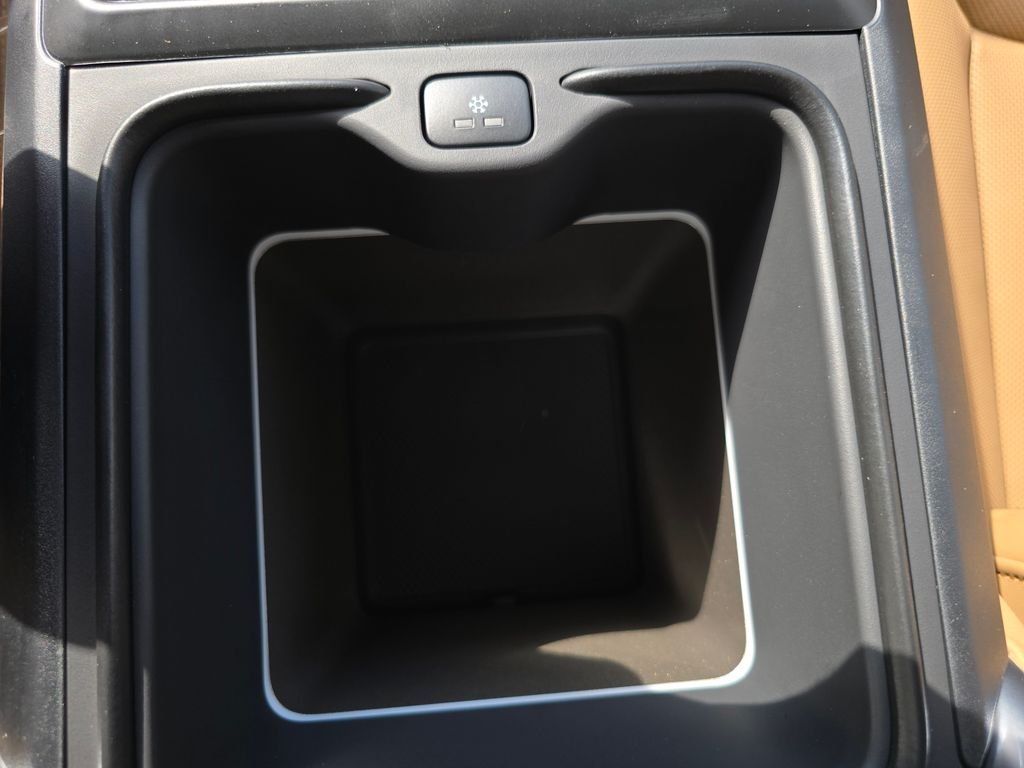 New 2026  Land Rover SE image 39
