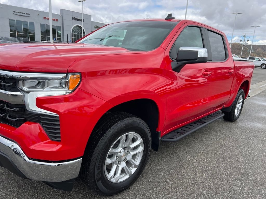 Used 2025 Red Chevrolet LT image 10