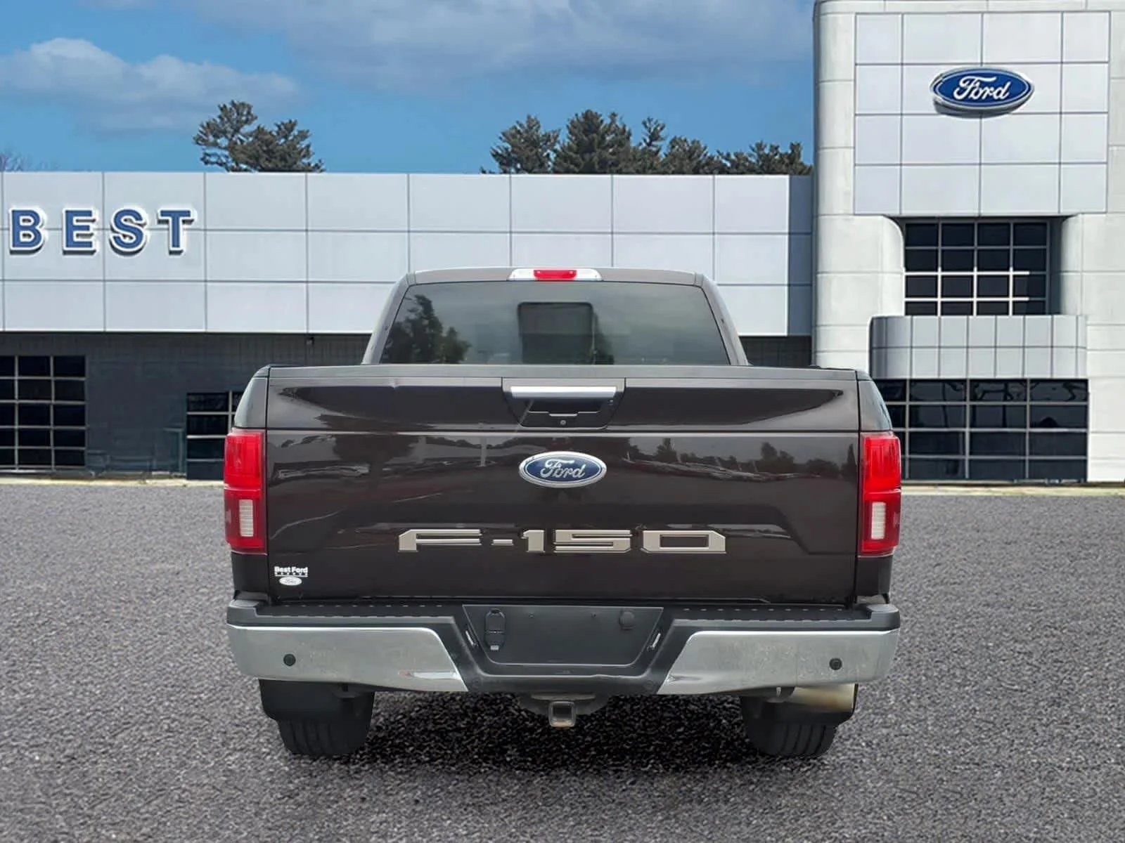 Used 2018 Magma Red/Stone Gray Ford LARIAT image 5