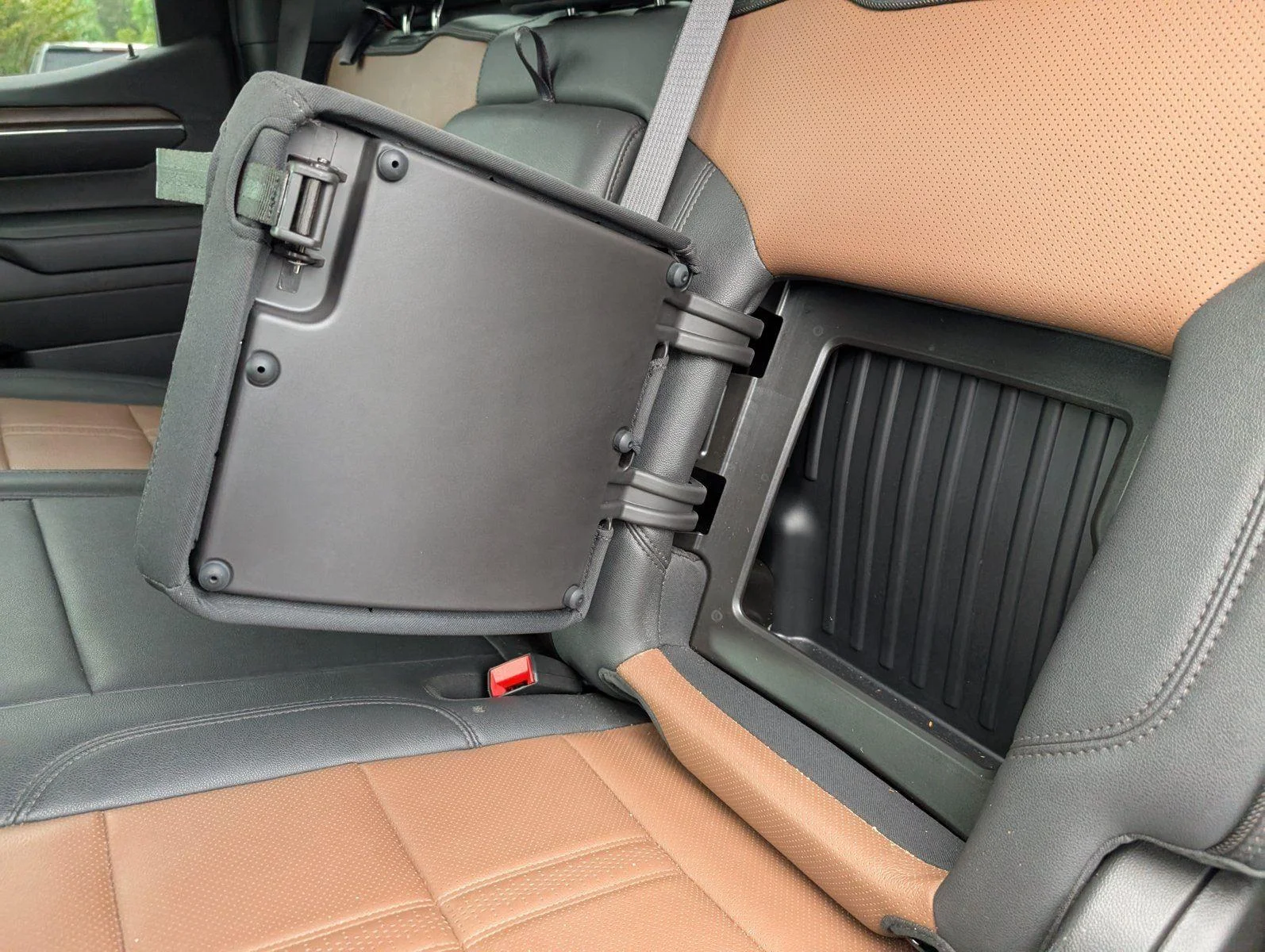 Used 2024 Black Chevrolet High Country image 34