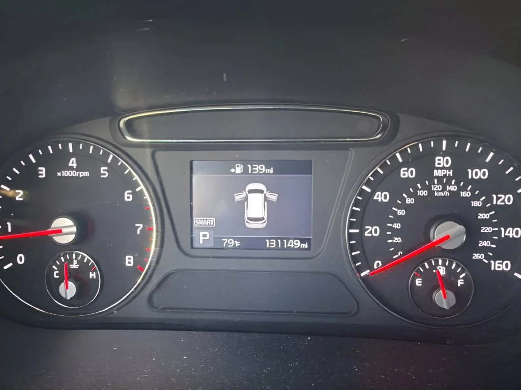 Used 2019  Kia LX image 7