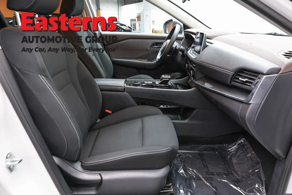 Used 2023 White Nissan S image 24