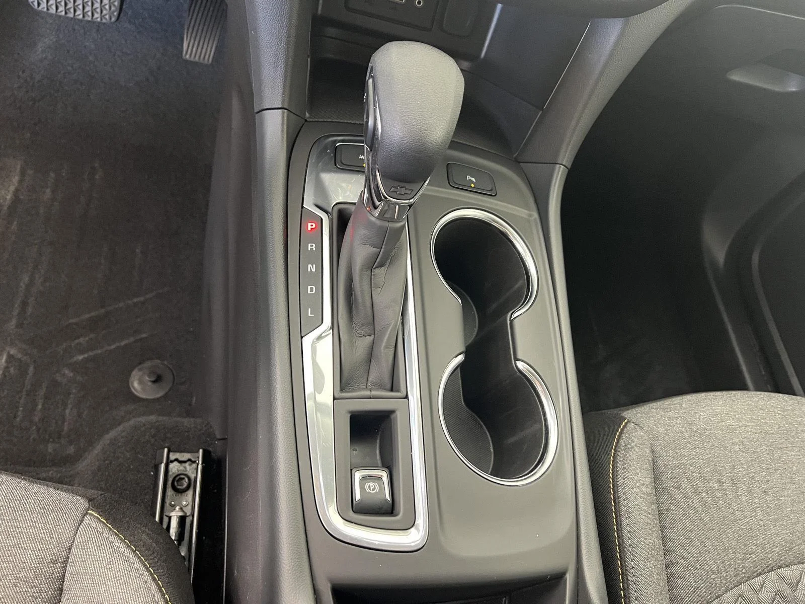 Used 2024 Summit White Chevrolet LT image 17