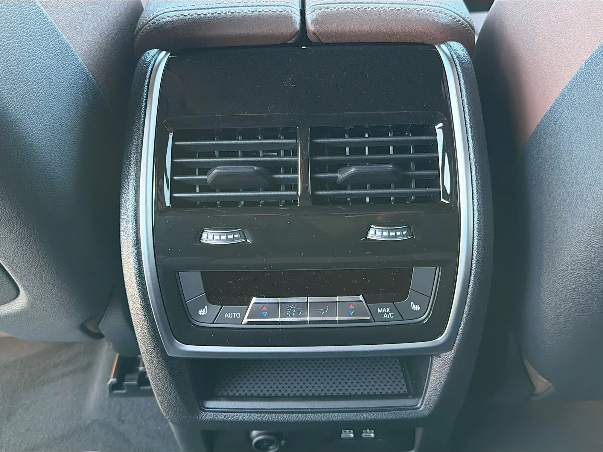 New 2027 Skyscraper Grey Metallic BMW xDrive40i image 19