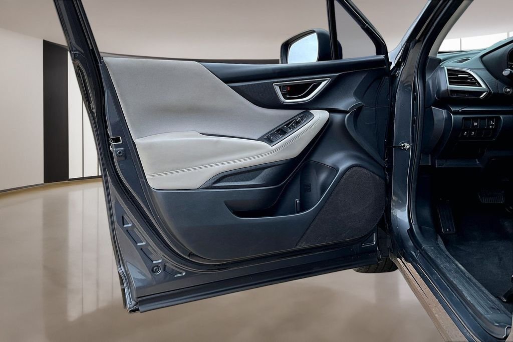 Used 2023 Gray Subaru Base image 18