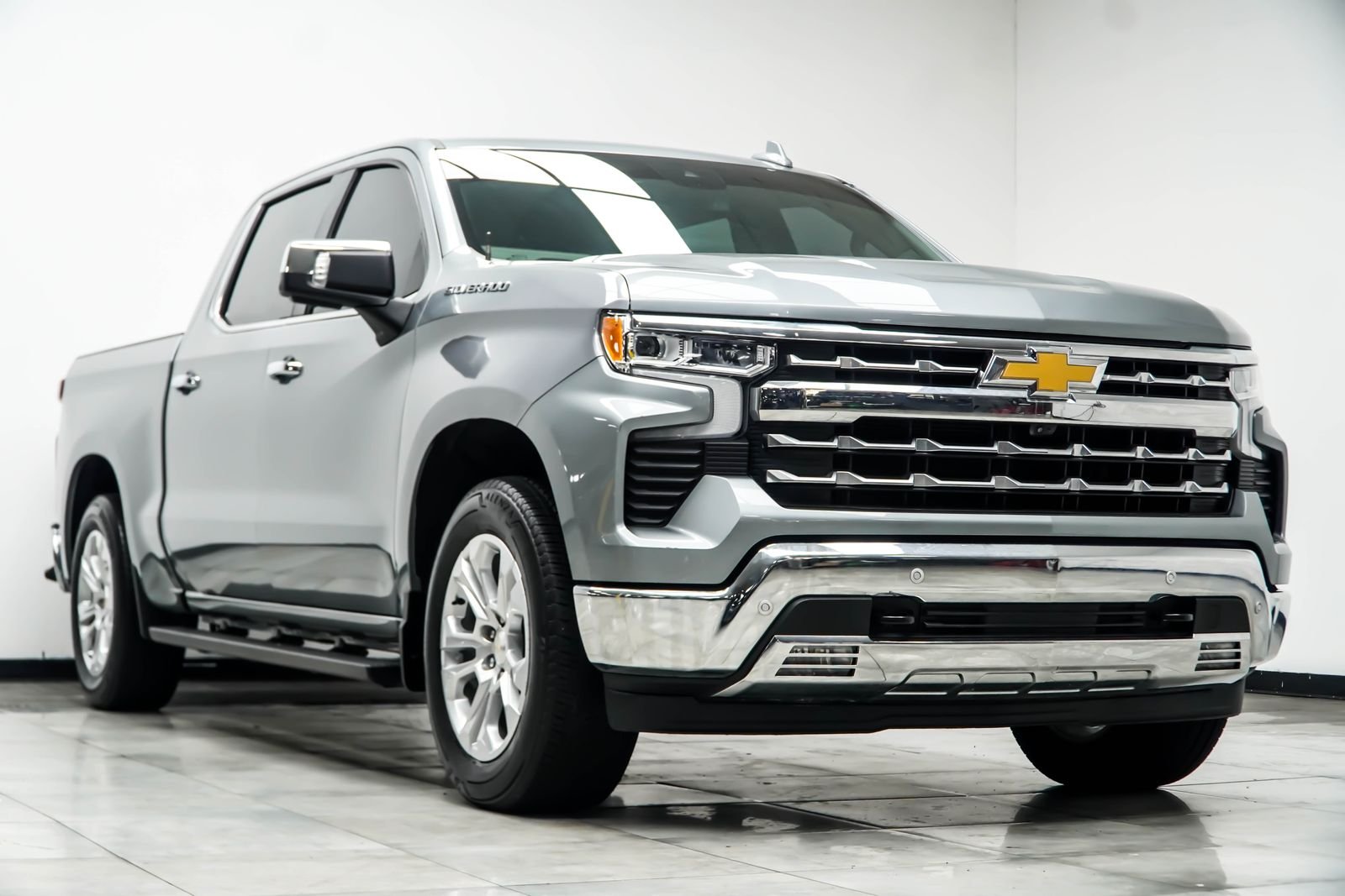 Used 2024 Gray Chevrolet LTZ image 4