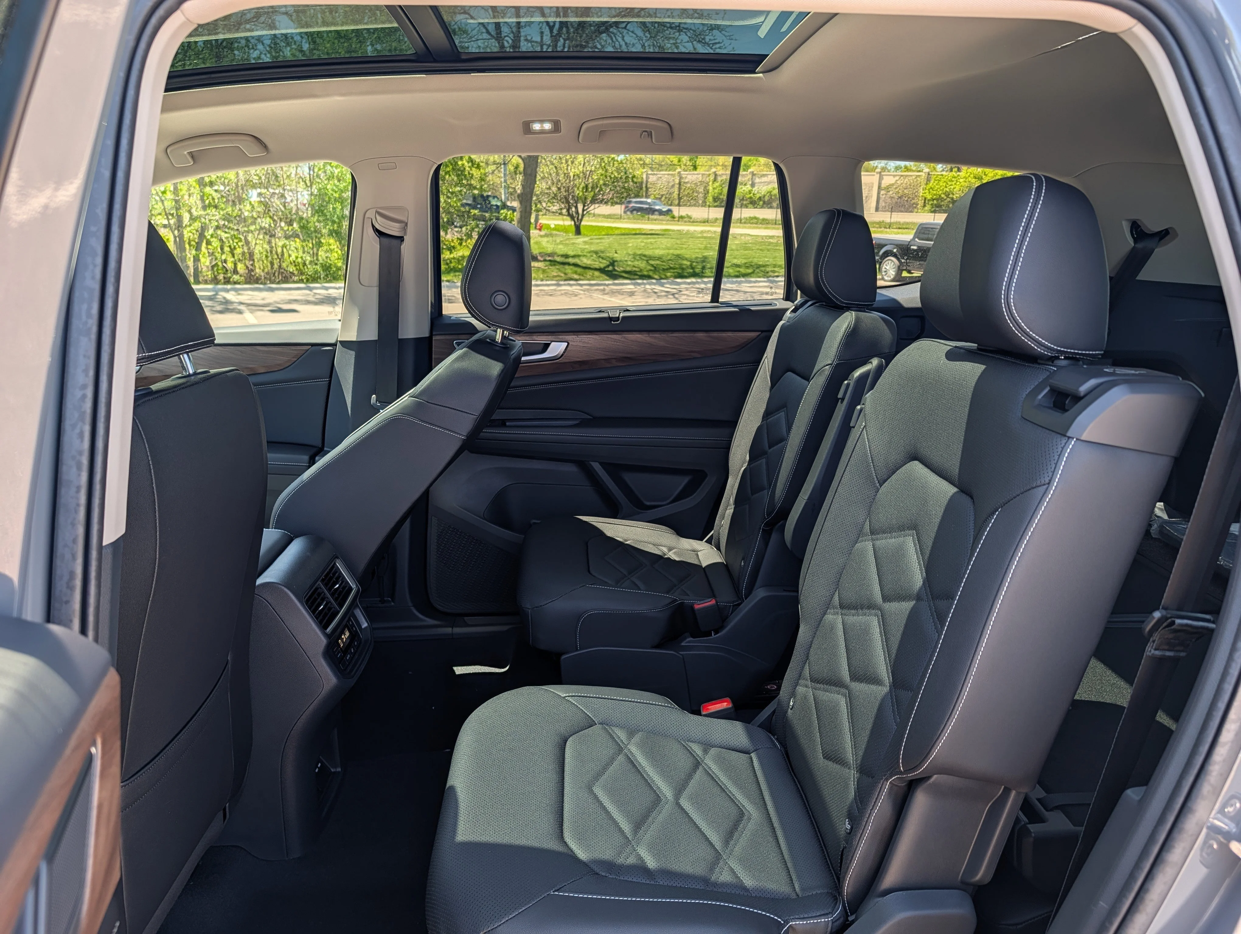 New 2026 Pure Gray Volkswagen 2.0T SE w/Technology image 6