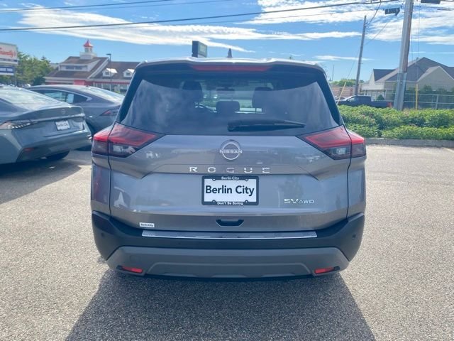 Used 2023 Gray Nissan SV image 4
