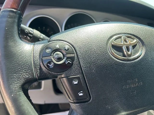 Used 2013 White Toyota Platinum image 18