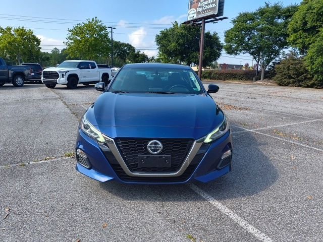 Used 2019 Blue Nissan 2.5 SR image 2