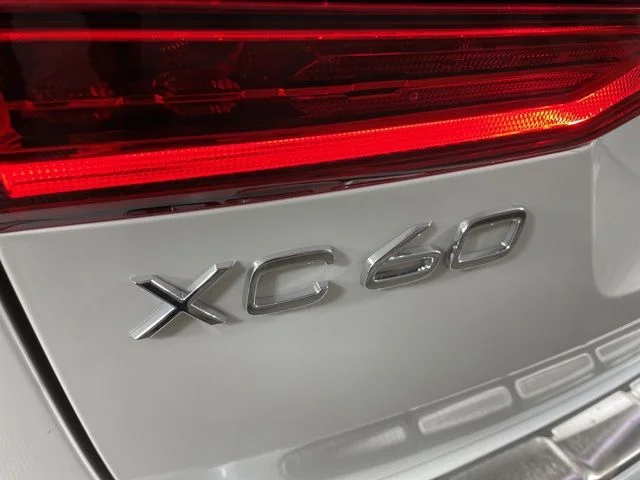 Certified Used 2025 Crystal White Volvo Plus image 20