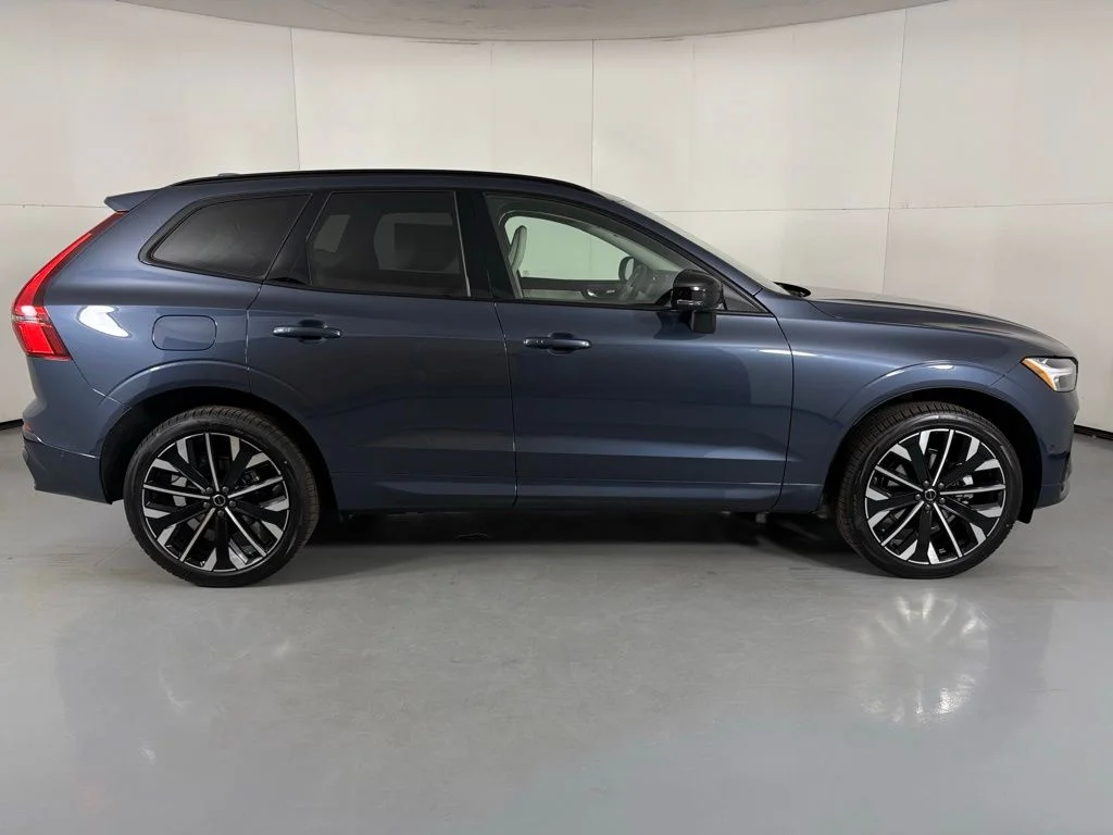 New 2026 Denim Blue Metallic Volvo Ultra image 9
