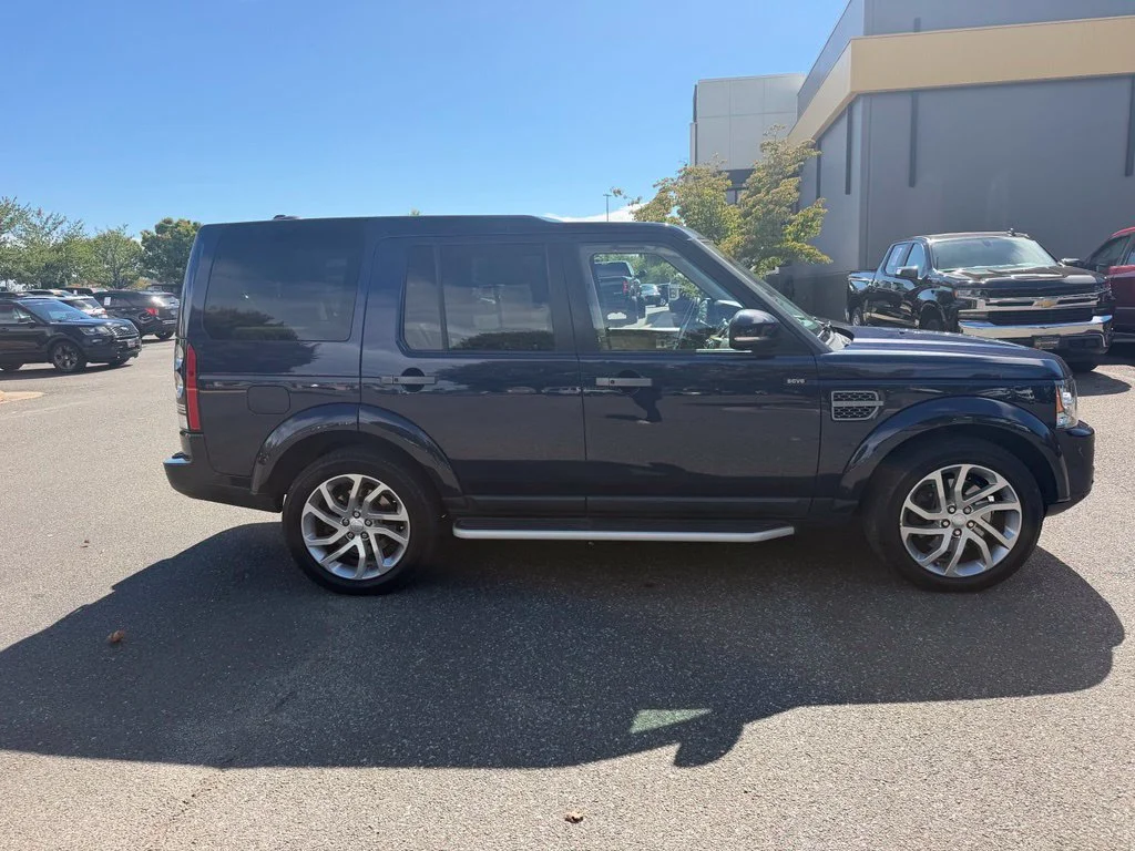 Used 2016 Blue Land Rover HSE image 5