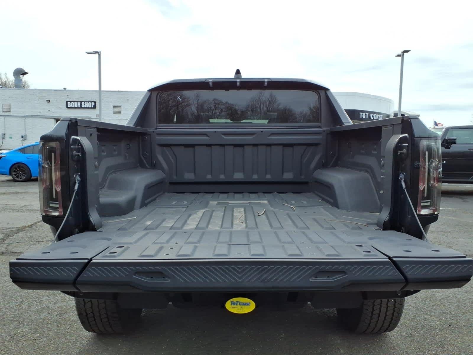 New 2025 Void Black GMC 2X image 7