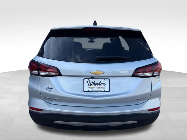 Used 2022 Silver Ice Metallic Chevrolet LT image 4