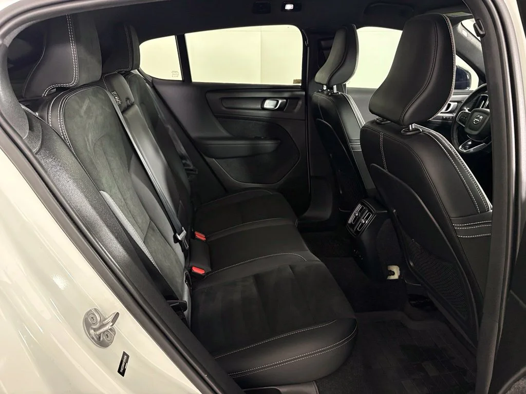 Used 2023 White Volvo Ultimate image 37