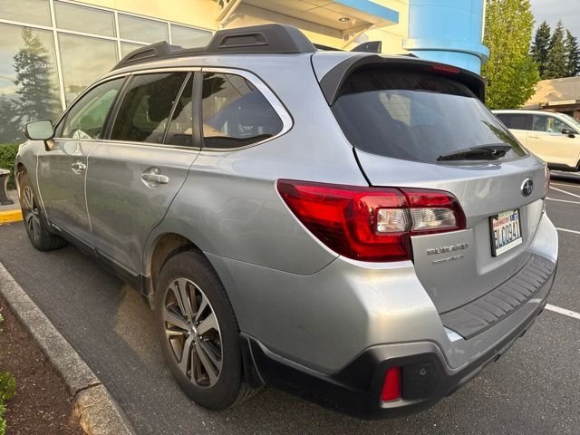 Used 2018 Ice Silver Metallic Subaru 2.5i image 3