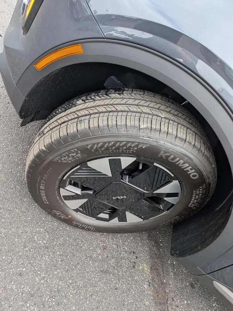 New 2027  Kia LX image 35