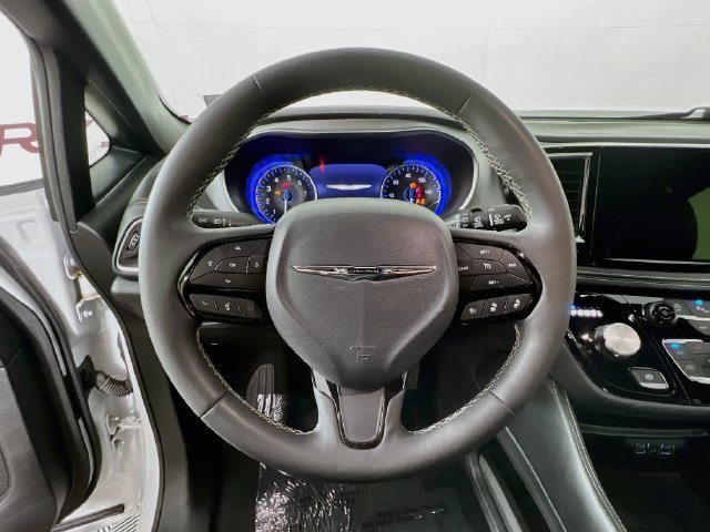 2025 Chrysler Pacifica Limited - Photo 12