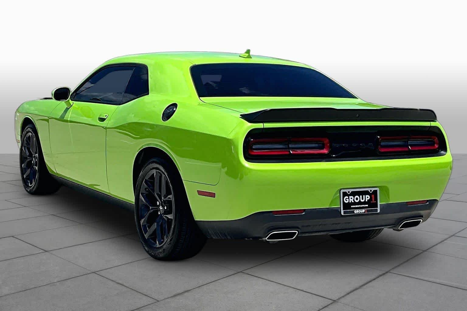 Used 2023 Sublime Metallic Clearcoat Dodge SXT image 11