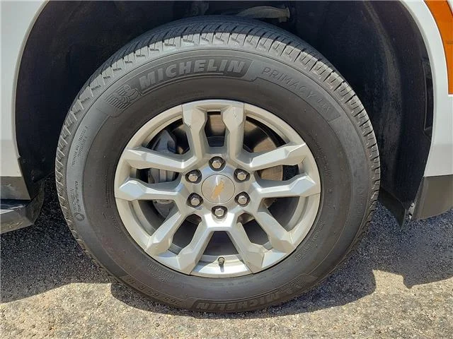 Used 2025 White Chevrolet LT 4x2 image 7