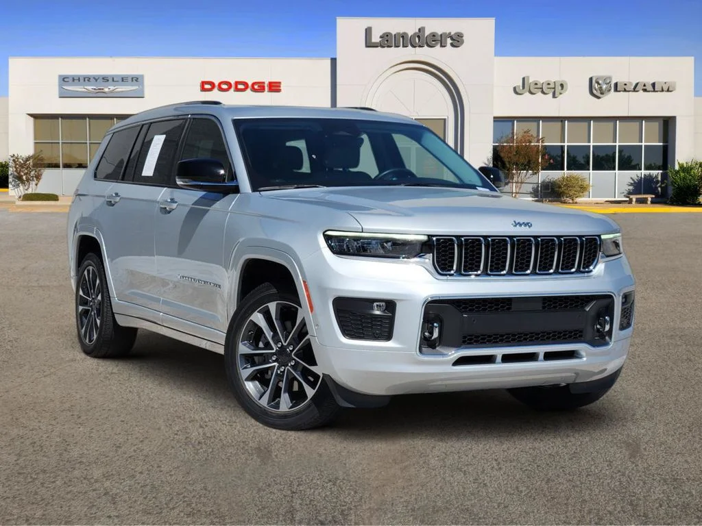 Used 2022 Silver Zynith Jeep Overland image 1