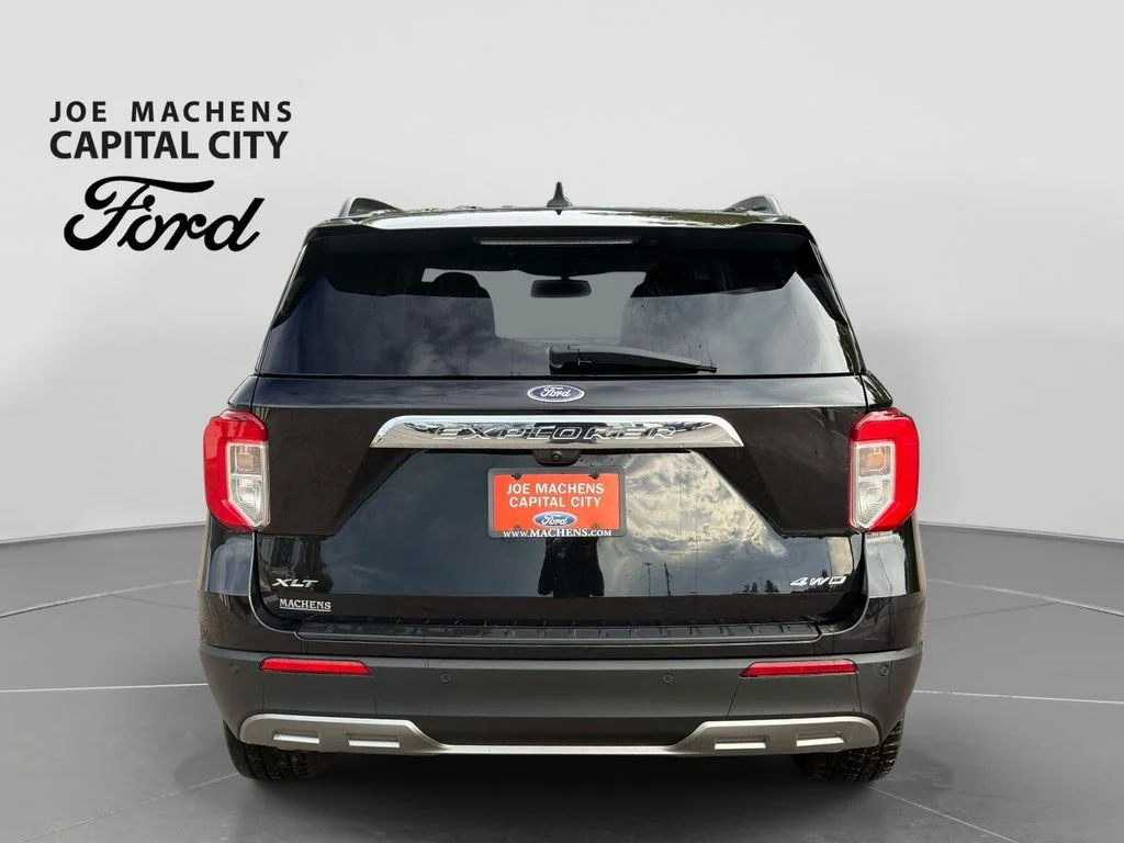 Used 2023 Agate Black Metallic Ford XLT image 6
