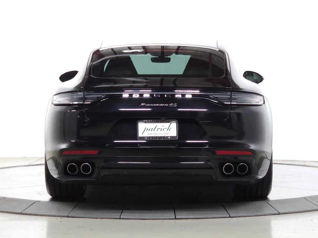 Used 2022  Porsche 4S image 4