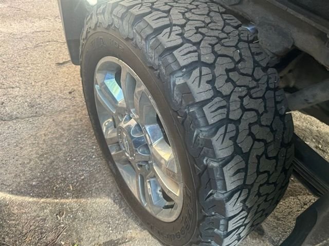 Used 2019 Black Chevrolet High Country image 8