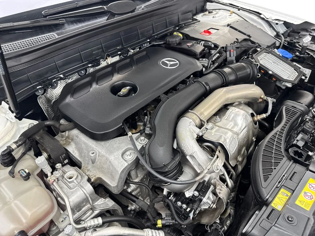 Used 2025 White Mercedes-Benz GLB 250 image 74