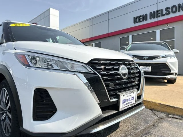 Used 2023 White Nissan SV image 4