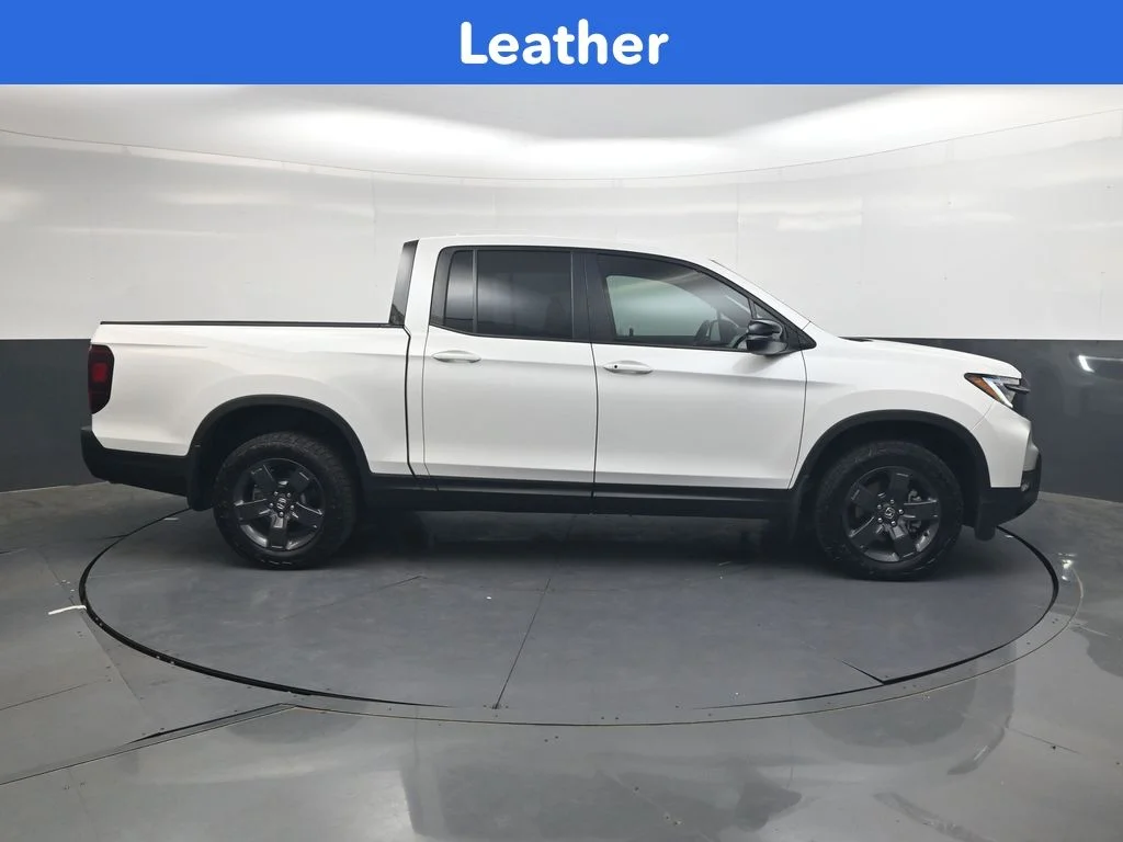 Certified Used 2026 Platinum White Pearl Honda TrailSport image 3