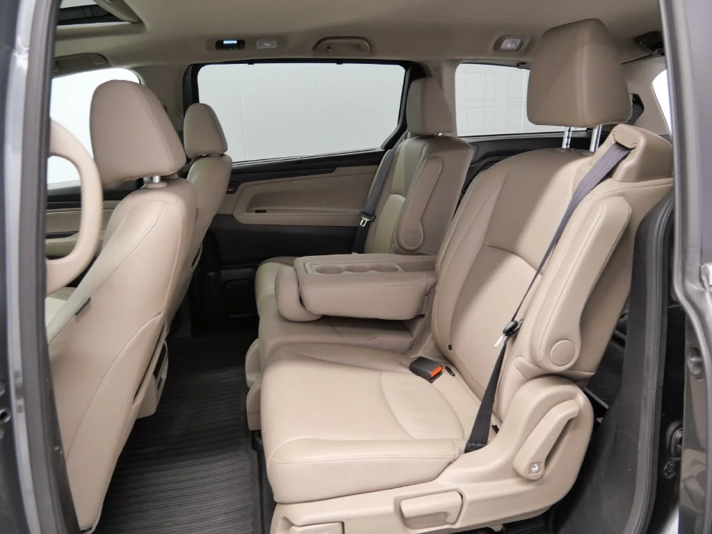 Used 2018 Gray Honda EX-L image 13