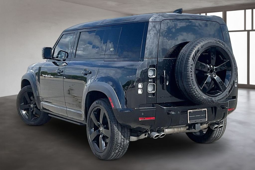 Used 2023 Santorini Black Metallic Land Rover V8 image 12