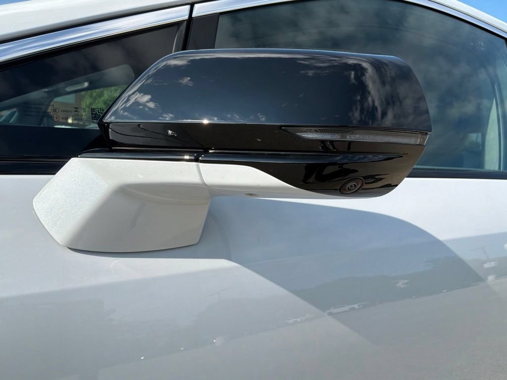 2027 Cadillac OPTIQ Luxury - Photo 14