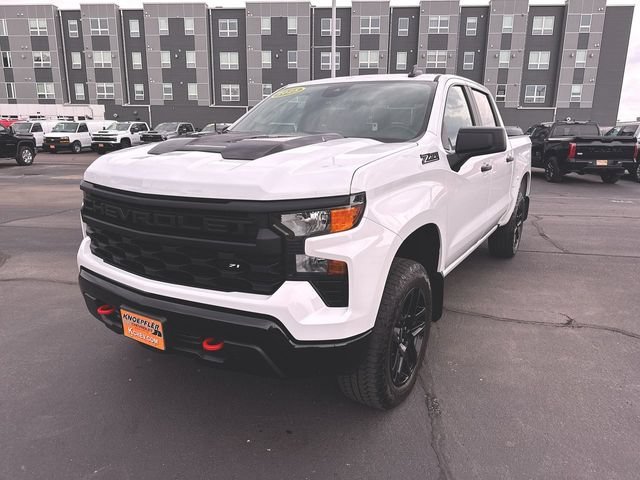 Used 2025 Summit White Chevrolet Custom Trail Boss image 1