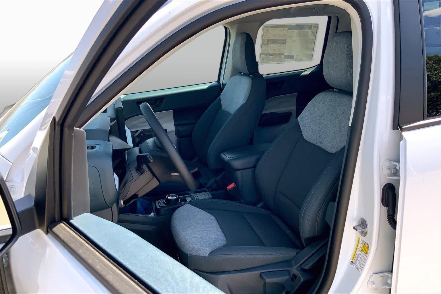 New 2026 Oxford White Ford XLT image 9