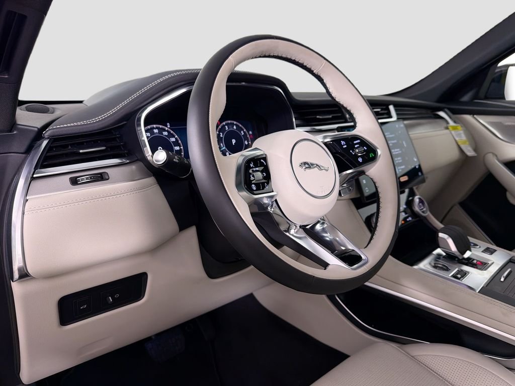 2026 Jaguar F-Pace R-Dynamic S - Photo 9