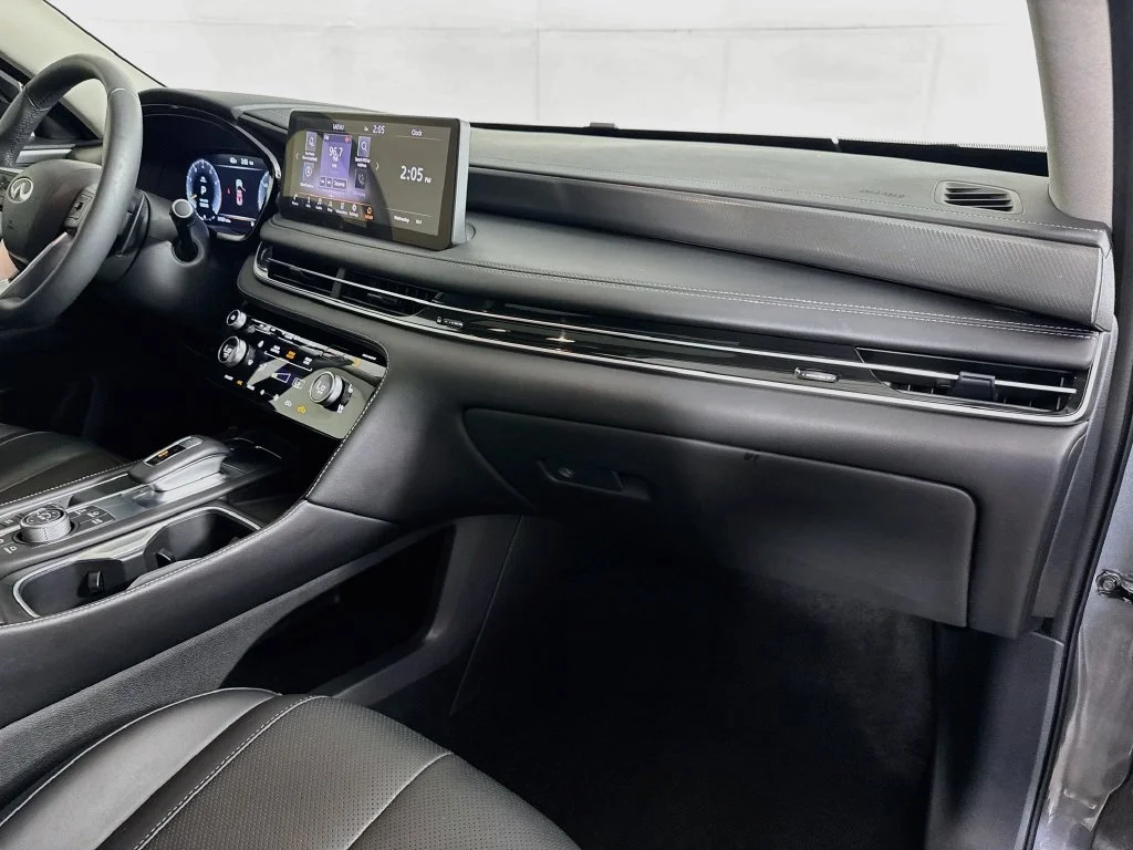 Certified Used 2024 Gray INFINITI LUXE image 41