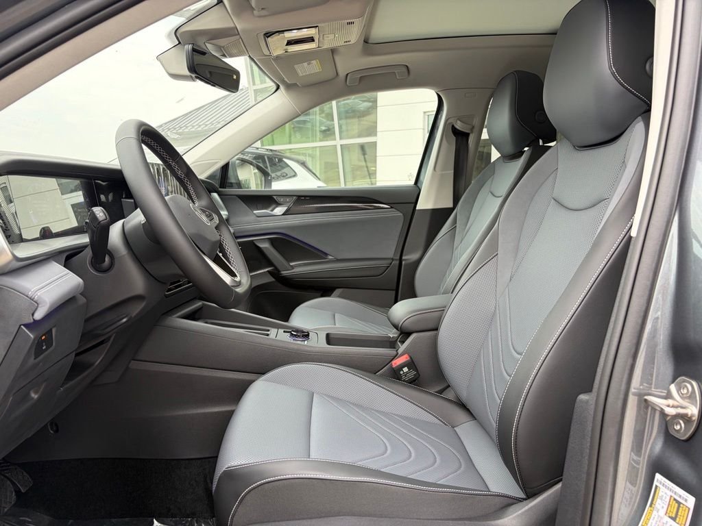 New 2026 Platinum Gray Metallic Volkswagen 2.0T SE image 11