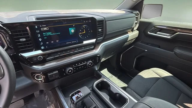 Used 2026 Summit White Chevrolet LT Trail Boss image 24