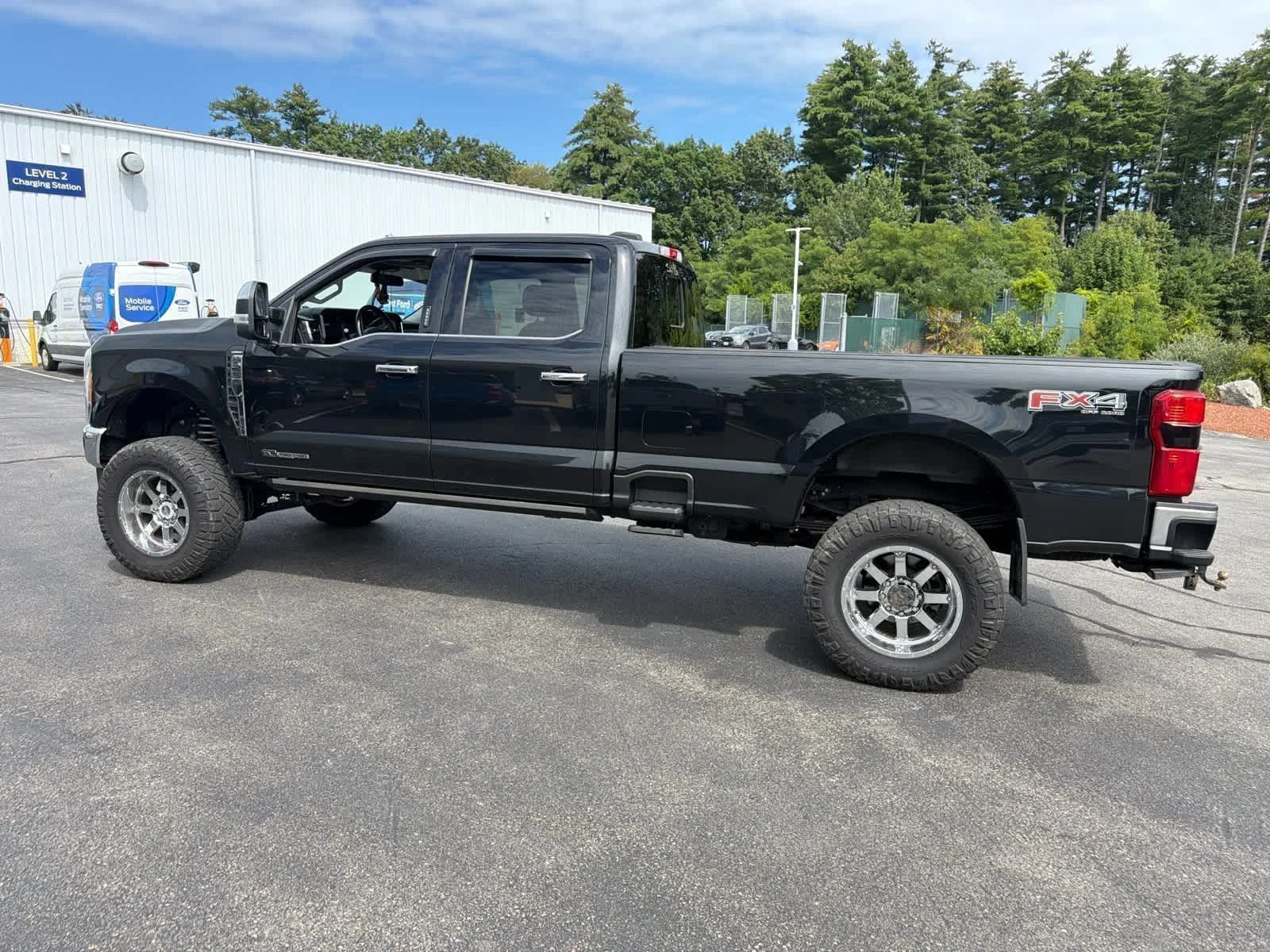 Used 2023 Agate Black Ford LARIAT image 9