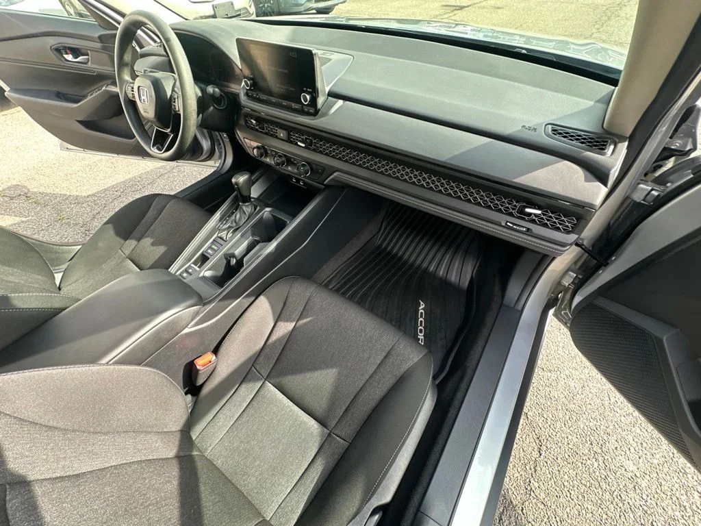 Used 2024  Honda EX image 32