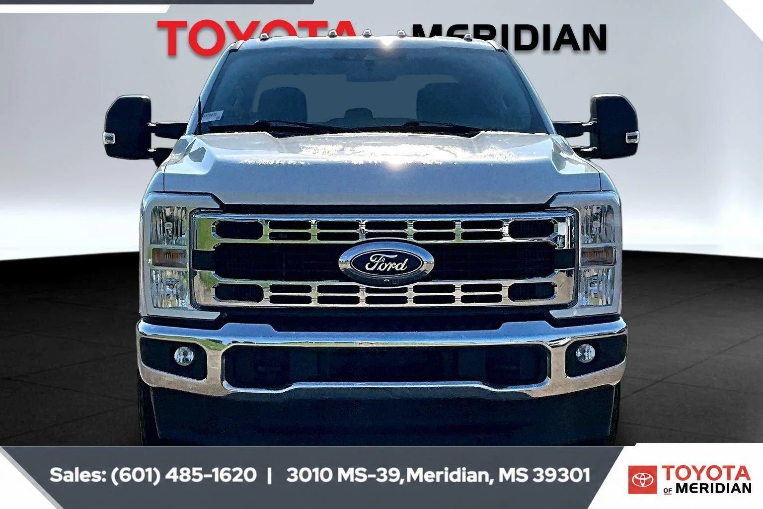 Used 2023 Oxford White Ford XLT image 3