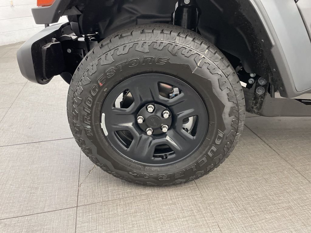 New 2026 Granite Crystal Metallic Clear-Coat Exterior Paint Jeep Sport image 8