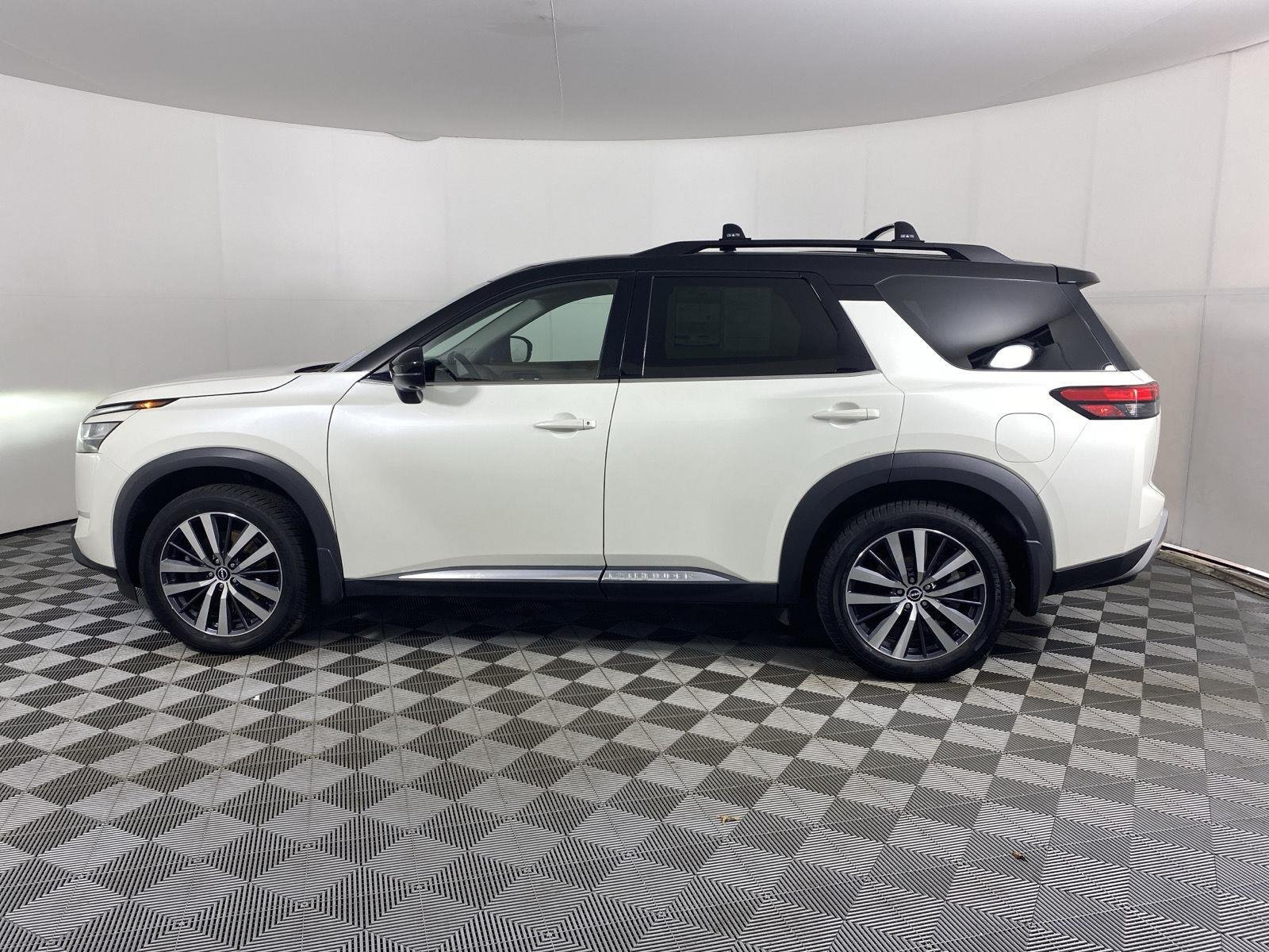 Used 2022 Pearl White Tricoat/Super Black Nissan Platinum image 4