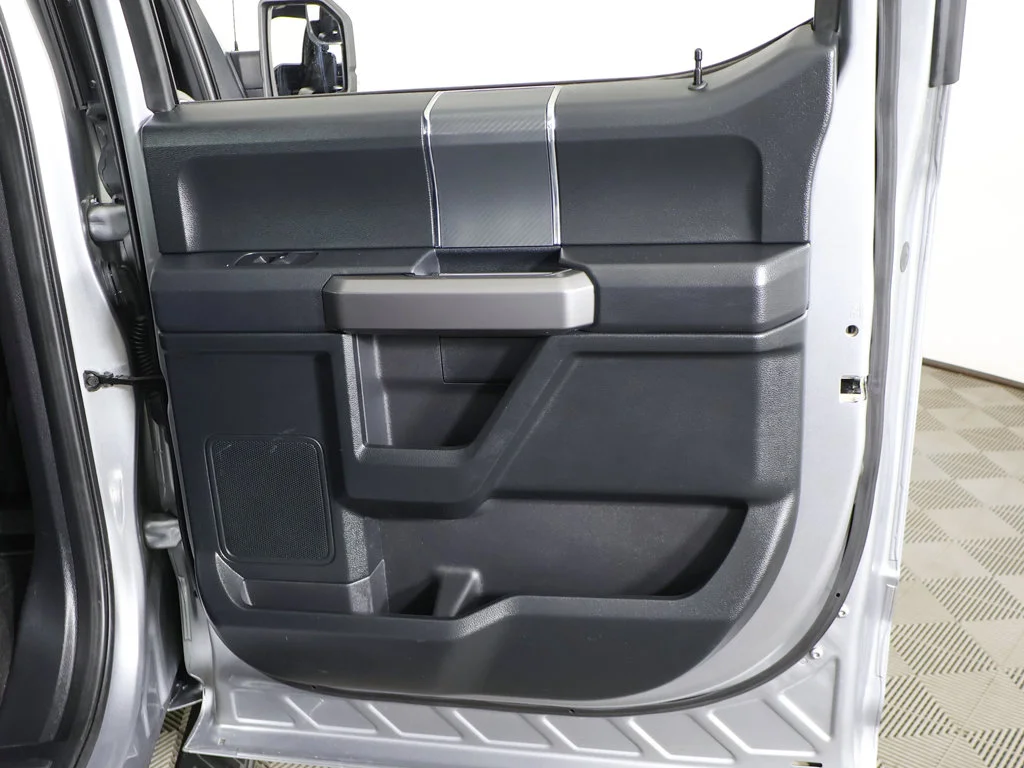 Used 2020 Silver Ford XLT image 23