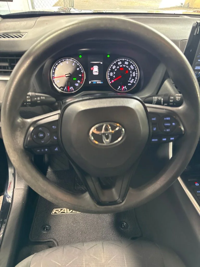 Used 2020 Black Toyota XLE image 36