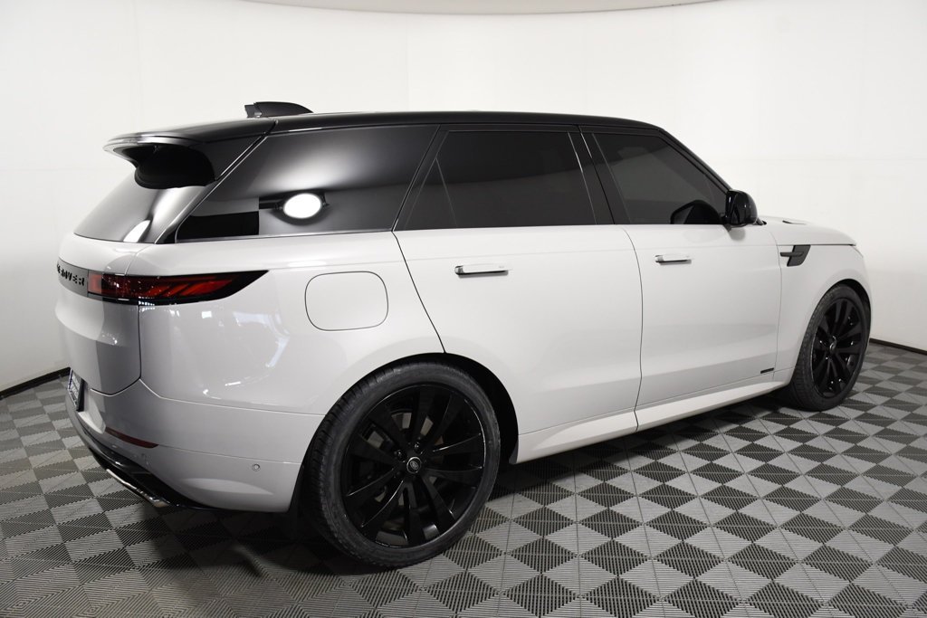 Used 2025 Borasco Grey Metallic Land Rover Autobiography image 7