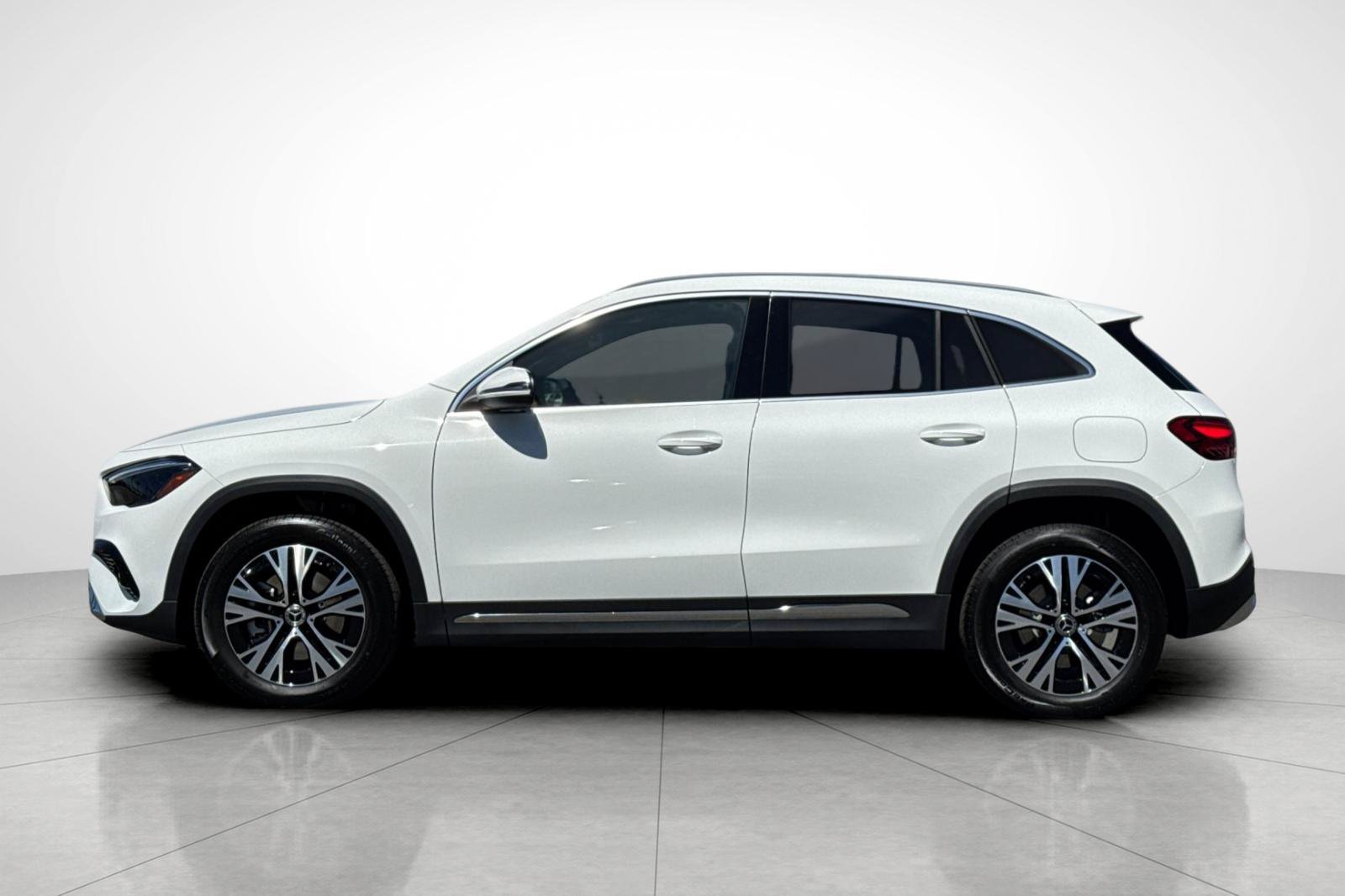 New 2026 Polar White Mercedes-Benz GLA 250 image 29